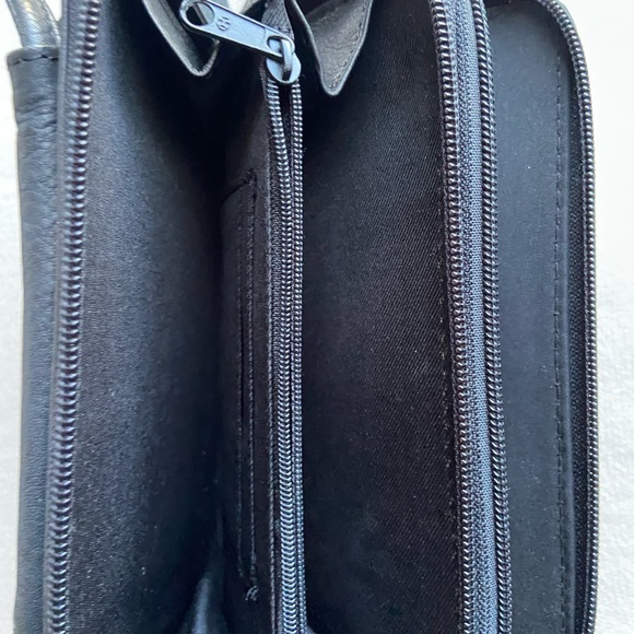 Fossil crossbody/ Wallet Bag. - Picture 6 of 8